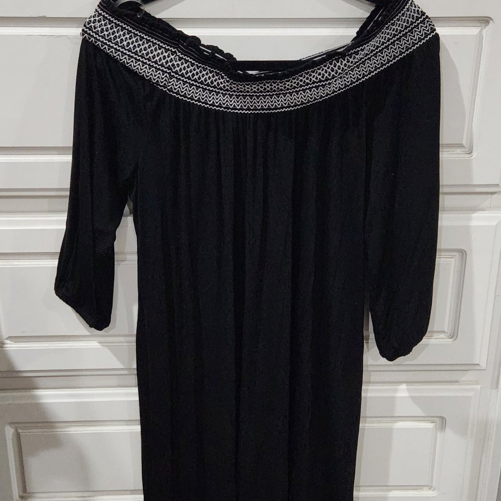 SALE!!! New Off the Shoulder Dress!. PRICE REDUCED - Picture 4 of 4